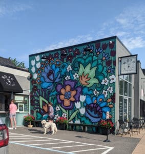 Mojo Market mural by Nicole Cherry